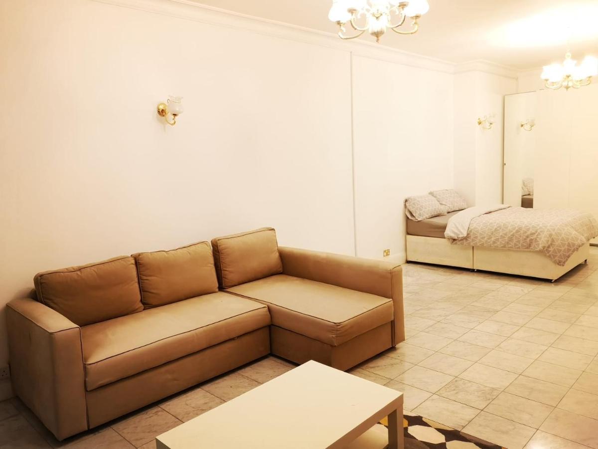Large Spacious Property In Zone 2 Londýn Exteriér fotografie
